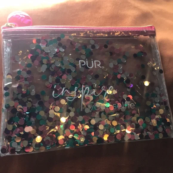 Pur | Travel size Cleanser, moisturizer, primer, and mascara(full size) bundle - Picture 2 of 3